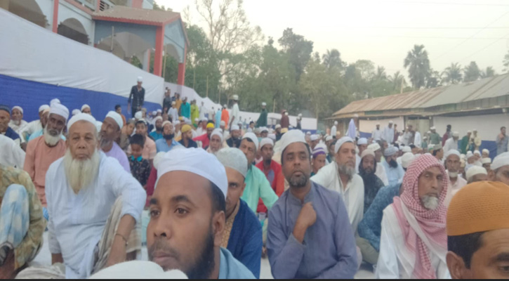 ফান্দাউক দরবার শরীফের আয়োজনে একসঙ্গে বসে ইফতার করলেন ৩ হাজার রোজাদার