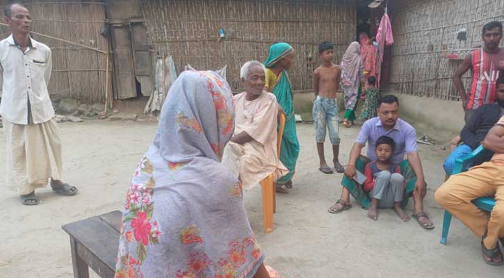 ঠাকুরগাঁওয়ে বিয়ের দাবিতে প্রেমিকের বাড়িতে প্রেমিকার অবস্থান