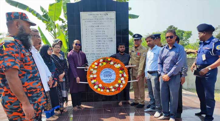 নলছিটিতে গণহত্যা দিবস উপলক্ষে উপজেলা প্রশাসনের শ্রদ্ধাঞ্জলি