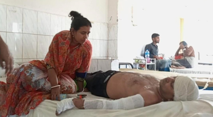নেছারাবাদে গ্যাস সিলিন্ডার বিস্ফোরণে বসত ঘর ভস্মীভুত, গুরুতর আহত ১
