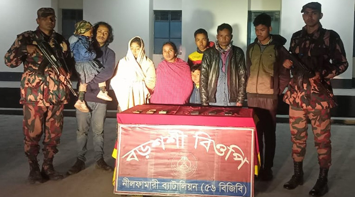 বিজিবির হাতে পঞ্চগড় সীমান্ত এলাকায় ৮ বাংলাদেশি আটক