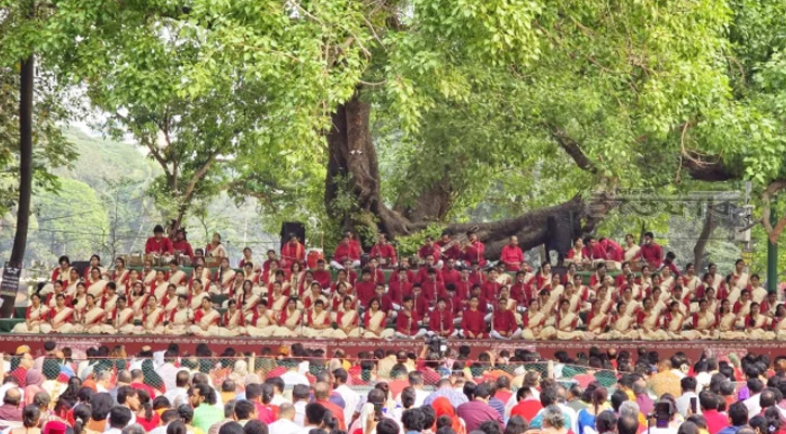 রমনার বটমূলে ছায়ানটের বর্ষবরণ অনুষ্ঠান শুরু