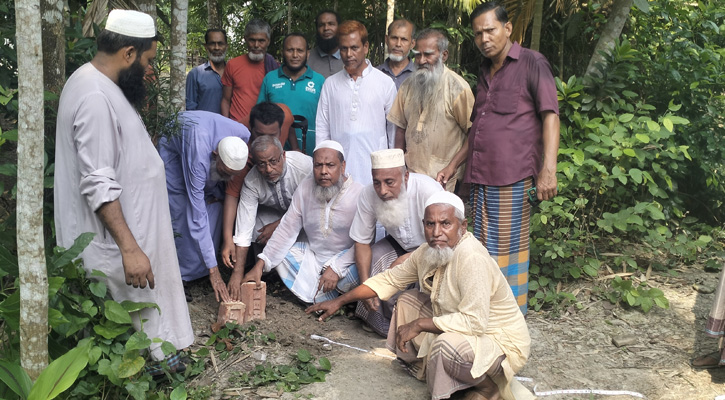 উজিরপুরের পূর্ব মুণ্ডপাশা গ্রামে ইটসলিং রাস্তার কাজের উদ্বোধন