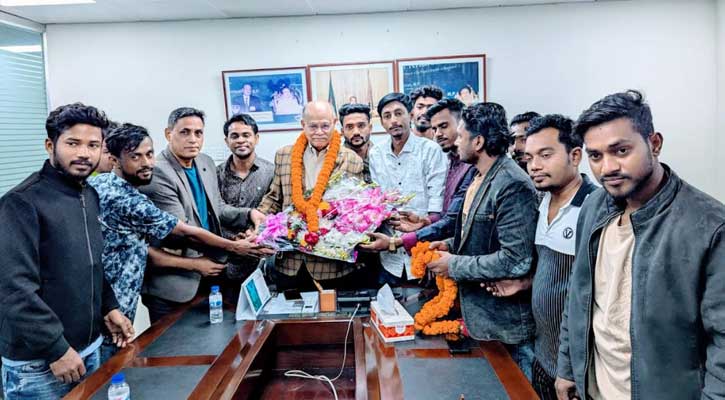 রূপগঞ্জে কাজী মনিরের সাথে তারেক জিয়া প্রজন্ম দলের শুভেচ্ছা বিনিময়