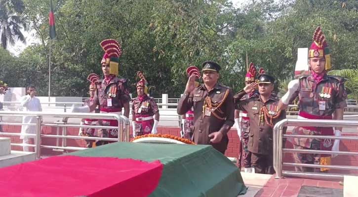 বীরশ্রেষ্ঠ নূর মোহাম্মদের কবরে গার্ড অফ অনার ও পুষ্পস্তবক অর্পণ