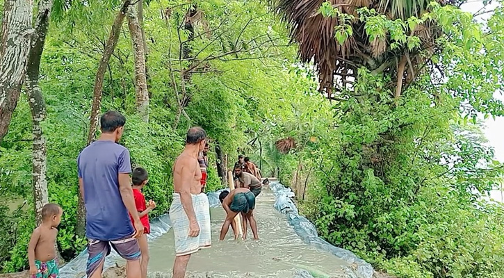 রাঙ্গাবালীতে এলাকাবাসীর উদ্যোগে কাচা রাস্তা সংস্কার