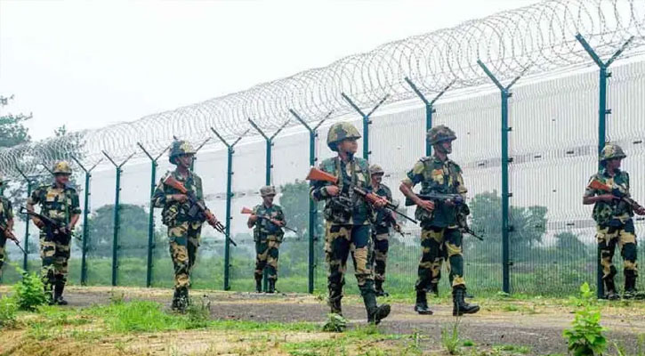 বিএসএফের হাতে দুই বাংলাদেশি আটক, গ্রামবাসীর পাল্টা প্রতিক্রিয়ায় ধরা পড়লো দুই ভারতীয়