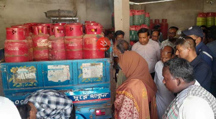 বড়াইগ্রামে গ্যাস সিলিন্ডারের অবৈধ মজুদ, জরিমানা