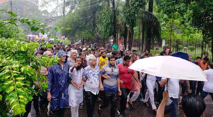 দুই উপদেষ্টার পদত্যাগ না হওয়া পর্যন্ত আন্দোলন চালিয়ে যাওয়ার ঘোষণা ইশরাক সমর্থকদের