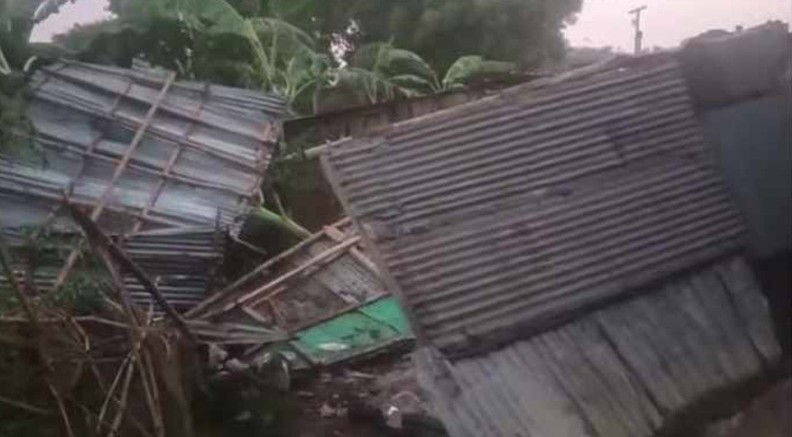 মান্দায় কালবৈশাখী ঝড়ে ব্যাপক ক্ষতি