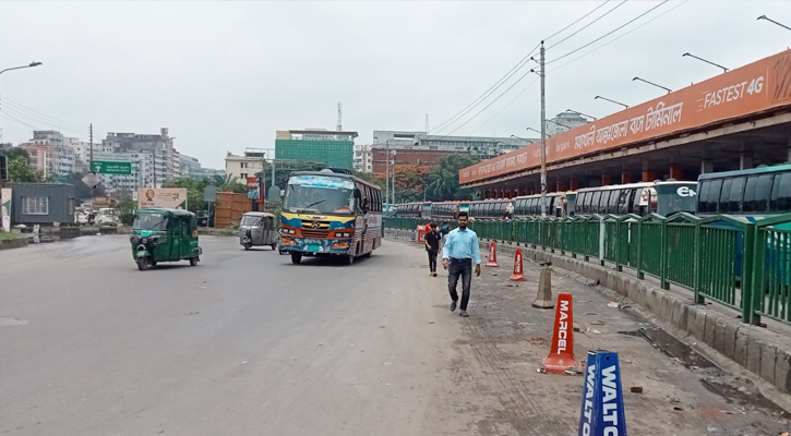 ট্রাফিক পুলিশের তৎপরতায় মহাখালী আন্তজেলা বাস টার্মিনালে ভোগান্তি কমেছে
