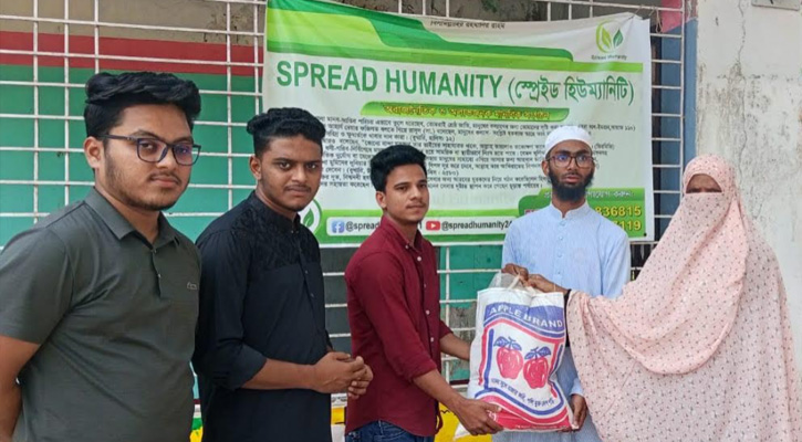 বাউফলে স্প্রেইড হিউম্যানিটি‍‍`র উদ্যোগে ইফতার ও ঈদ সামগ্রী বিতরণ
