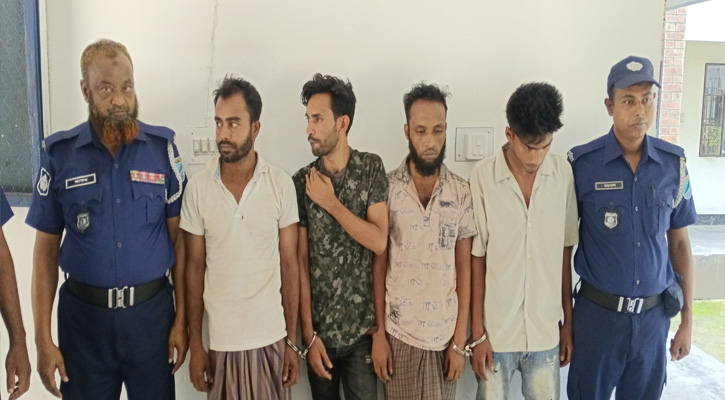 সদরপুরে ইজিবাইক উদ্ধারসহ ছিনতাইকারী চক্রের ৪ সদস্য গ্রেপ্তার