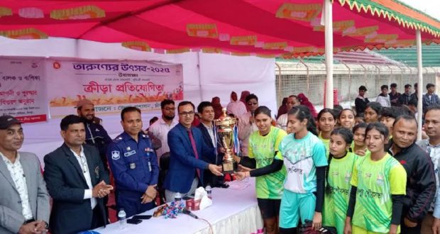 তরুনরাই দেশ বদলে দি‌বে: জেলা প্রশাসক