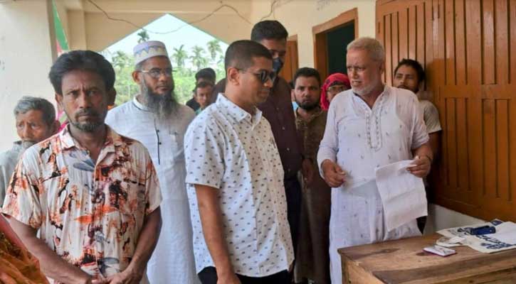 মোরেলগঞ্জে  ভিজিএফের চাউল বিতরণ পরিদর্শনে ইউএনও