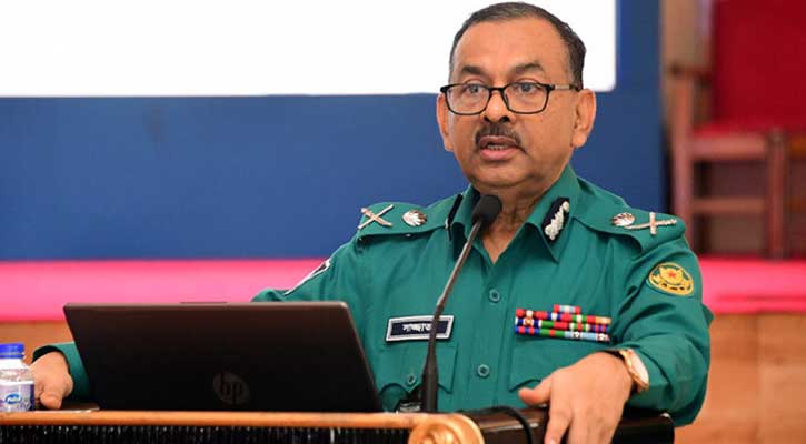 ছিনতাই ঠেকাতে অস্ত্র পাচ্ছেন ট্রাফিক সার্জেন্ট: ডিএমপি কমিশনার