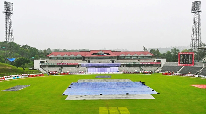 বৃষ্টির কারণে চতুর্থ দিনের খেলা শুরু হতে বিলম্ব
