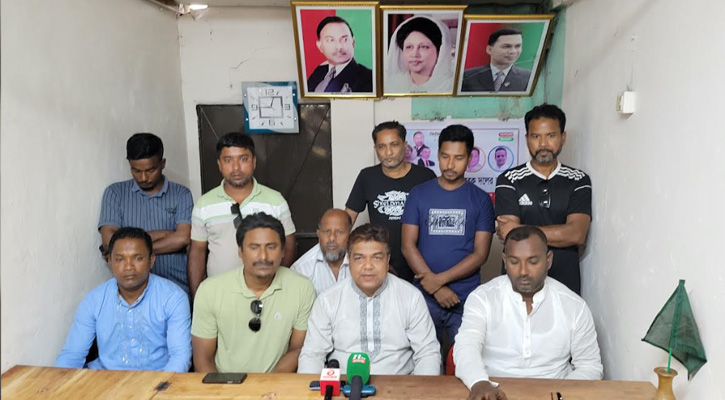 সংবাদ সম্মেলন করে স্বেচ্ছাসেবকদল নেতাকর্মীদের কঠোর হুশিয়ারী