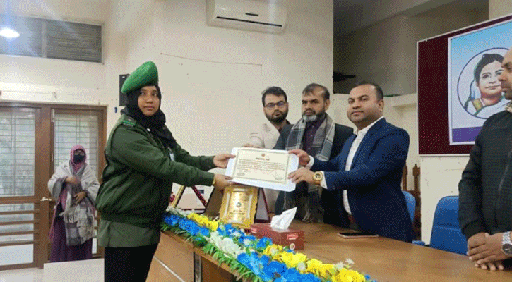 শিক্ষা ও চাকুরী ক্ষেত্রে সাফল্য অর্জনে জয়িতা সম্মাননা পেলেন গোদাগাড়ীর মেয়ে আফরোজা