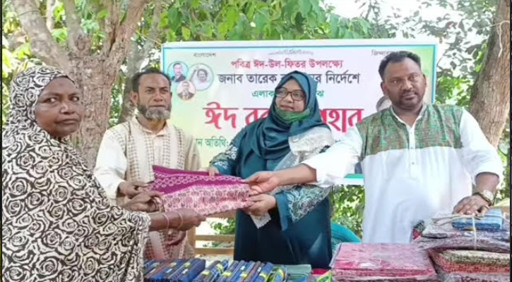 মুকসুদপুরে যুবদল নেতার ঈদ উপহার বিতরণ