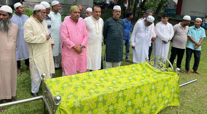 উজিরপুরে বাসচাপায় নিহত শ্রমিকদল নেতা মানিক গাজীর দাফন সম্পন্ন