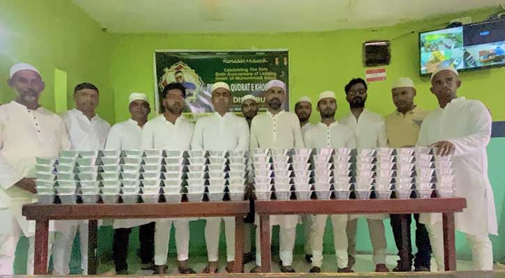 প্রফেসর ড. কুদরতের জম্মদিনে মালদ্বীপ প্রবাসীদের মাঝে ইফতারি বিতরণ