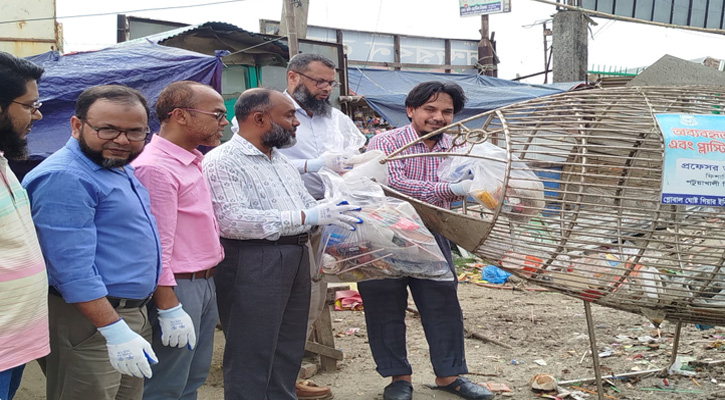 পবিপ্রবির ‘ইনস্টিটিউট অব মেরিন ফিশারিজ অ্যান্ড ওশানোগ্রাফির উদ্যোগে কুয়াকাটা সৈকতে বীচ ক্লিনিং কর্মসূচি