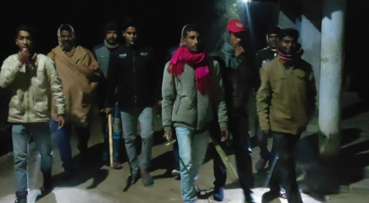 কালাইয়ে রাতভর চুরি-ডাকাতি ঠেকাতে পাহারায় গ্রামবাসী