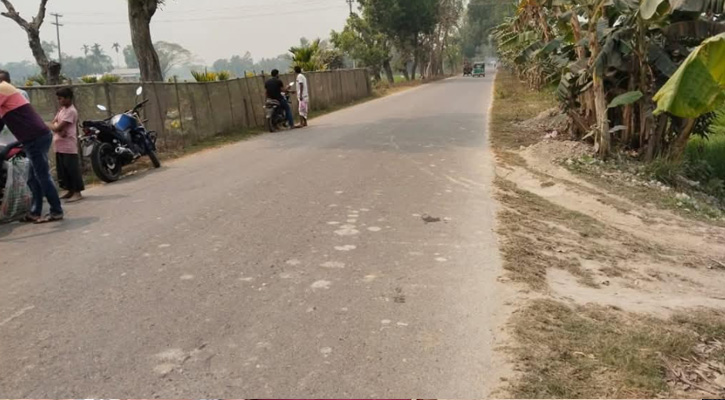 কেন্দুয়া-আঠারোবাড়ি হাইওয়ে রাস্তায় ডাকাতি