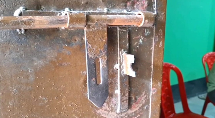 উদীচী রাজবাড়ী জেলা কার্যালয়ে তালা ভেঙে কাগজপত্র তছনছের অভিযোগ