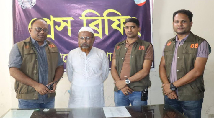 যশোরে ডিবি পুলিশের অভিযানে ৩৩ মামলার আসামি কাজী তারেক গ্রেপ্তার