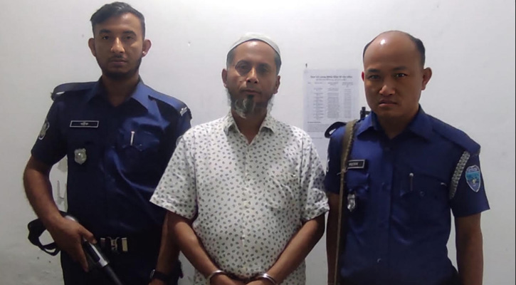 তিতাসে একাধিক মামলার আসামী সাবেক চেয়ারম্যান ফারুক সরকার গ্রেফতার
