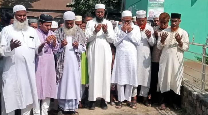 শেরপুরে শহীদ কামারুজ্জামানের কবর জিয়ারত করেন হাফেজ রাশেদুল ইসলাম