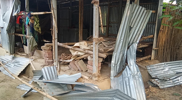 মাগুরার শ্রীপুরে বিএনপির দু-গ্রুপের সংঘর্ষে আহত ১০, ২০টি বাড়ি ভাঙচুর-লুটপাট