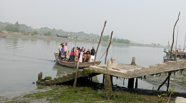 রাঙ্গাবালীর দারছিড়া নদীতে সেতুর অভাবে দুর্ভোগে লক্ষাধিক মানুষ