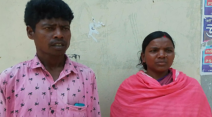 তানোরে কু-প্রস্তাবে রাজি না হওয়ায় ক্ষুদ্র নৃ-গোষ্ঠীর পরিবার একঘরে