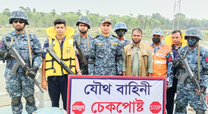 অভ্যন্তরীণ নৌপথে ভাসমান গুদামের বিরুদ্ধে বাংলাদেশ কোস্ট গার্ডের অভিযান চলমান