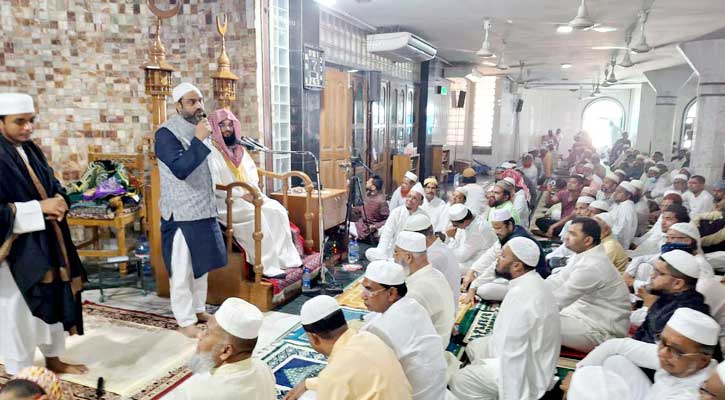 ঢাকা-১৮ আসনের খসরু চৌধুরী ভোটারদের দোয়া প্রত্যাশী