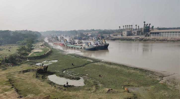 নাব্যতা সংকটে ভৈরব নদ, বন্ধ হয়ে যেতে পারে নওয়াপাড়া নৌ-বন্দর