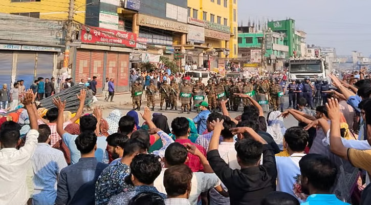 টঙ্গীতে বেতন ও ঈদ বোনাসের দাবিতে শ্রমিকদের বিক্ষোভ, মহাসড়ক অবরোধ