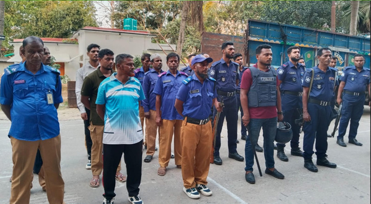 অপরাধ দমনে কঠোর হচ্ছে আনোয়ারা থানা পুলিশ