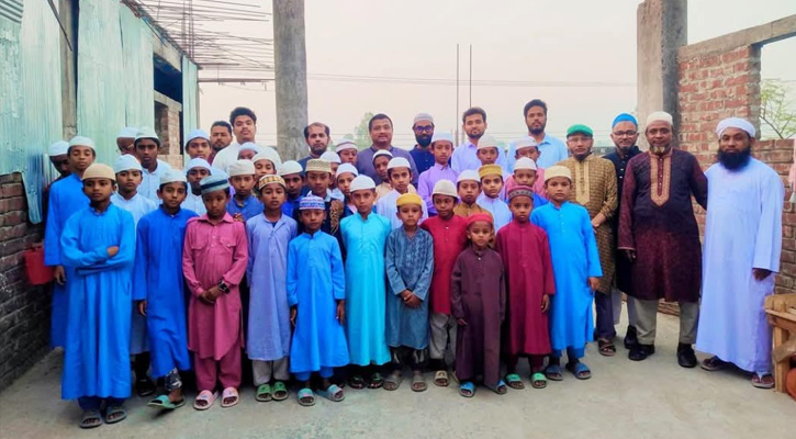 পার্বতীপুর সমিতি ঢাকা‍‍`র উদ্যোগে এতিম শিক্ষার্থীদের সাথে ইফতার মাহফিল