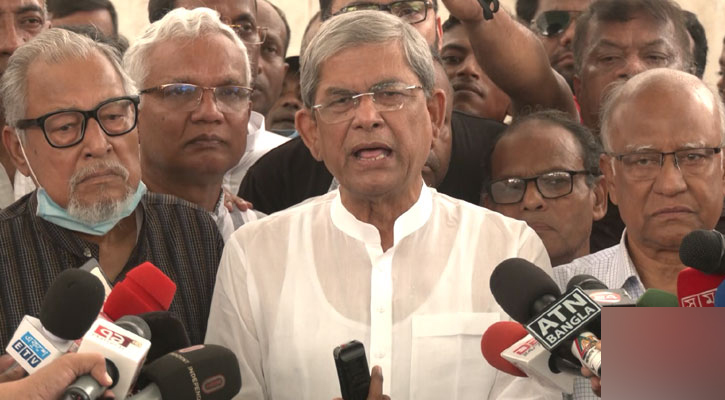 গাড়ি ভাঙচুর মামলায় আদালতে হাজিরা দিলেন মির্জা ফখরুল