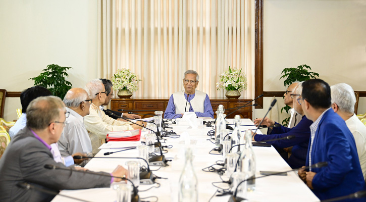 রাজনৈতিক দলগুলোর ইতিবাচক দৃষ্টিভঙ্গির প্রশংসা প্রধান উপদেষ্টা