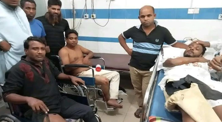 মানিকগঞ্জে বিএনপির ৫ নেতাকর্মীকে কোপাল দুর্বৃত্তরা