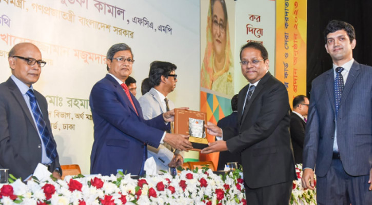 সেরা কর দাতার স্বীকৃতি পেল ডিবিএইচ ফাইন্যান্স পিএলসি