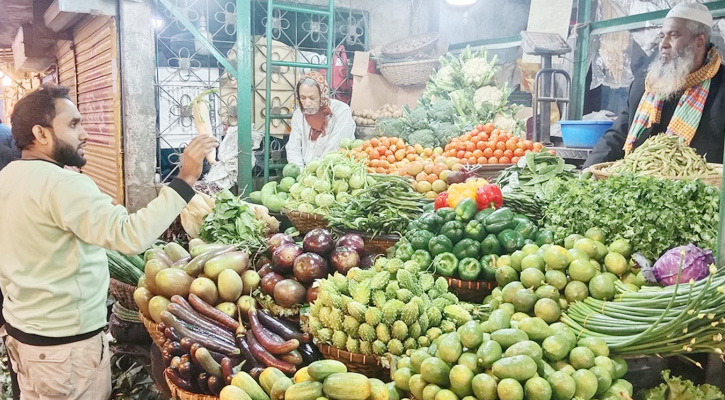 সবজির ভরা মৌসুমেও অস্বস্তিতে ক্রেতারা