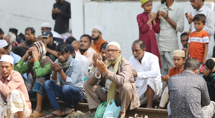 আখেরি মোনাজাতের মাধ্যমে শেষ হলো বিশ্ব ইজতেমা