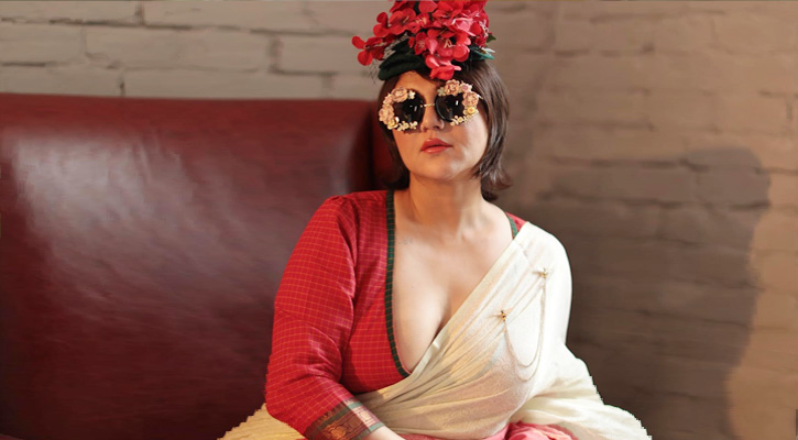 ছবিতে গান গাইবেন স্বস্তিকা