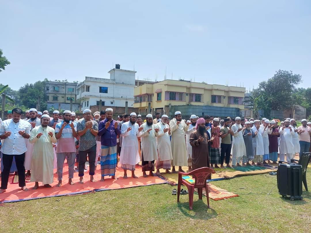 রাঙ্গুনিয়ায় বৃষ্টি প্রার্থনায় ইসতিসকার নামাজ